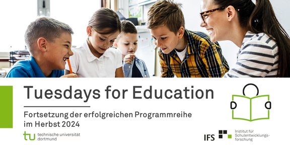 TfE Rückblick Bild von einer Lehrkraft mit Schüler*innen im Unterricht mit dem Schriftzug Tuesdays for Education