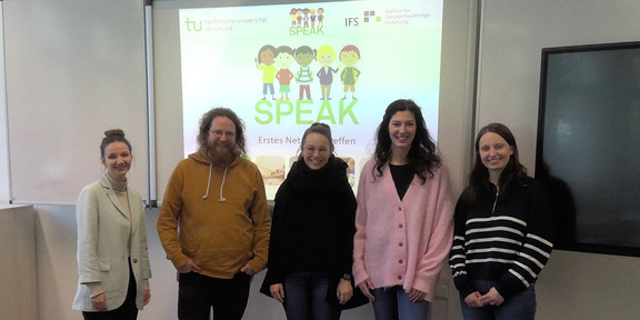 Gruppenbild der Wissenschaftler*innen beim Netzwerktreffen SPEAK