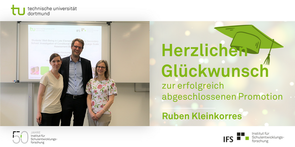 Disputation Ruben Kleinkorres Prof. Fani Lauermann, Ruben Kleinkorres und Prof. Dr. Nele McElvany stehen vor der Bildschirmpräsentation über die Dissertation